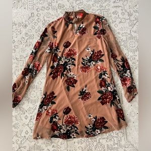 C&V above the knee floral dress, lined, size medium, only worn twice!